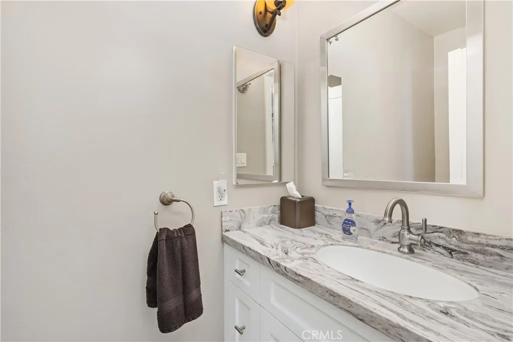 6103 Wolfe St, Lakewood, California 90713 home-pic-16